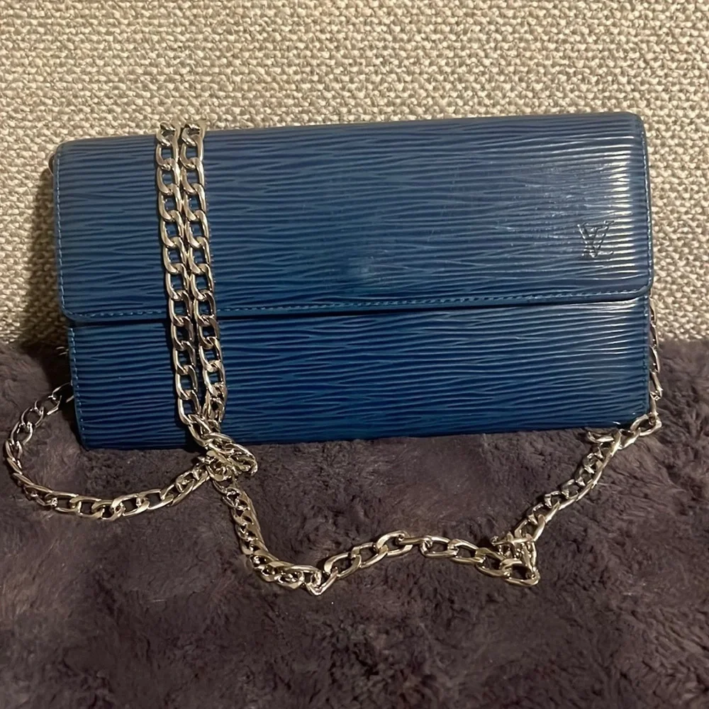 Authentic Vintage Louis Vuitton Blue Epi wallet with chain